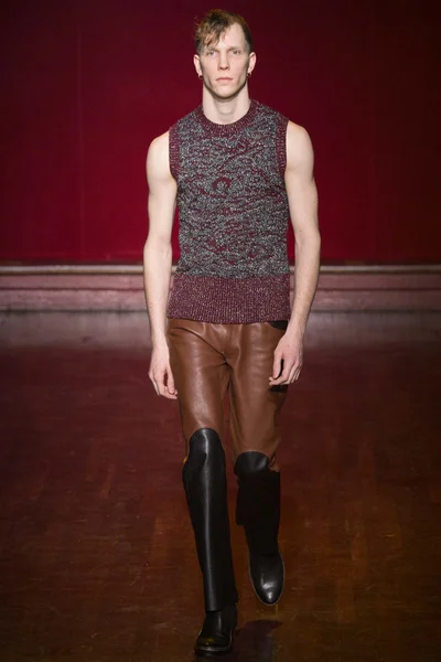 Look 22
